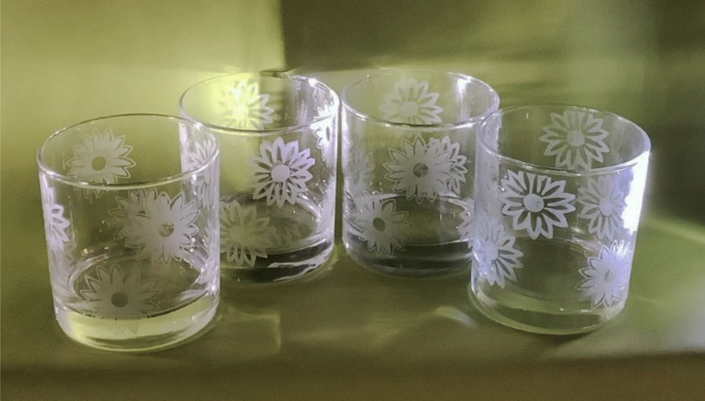 Retro Sunflower Whiskey Glasses Happy Etched Rocks Glasses Gift Sixties Lover Cocktail Gift Set of 4 Sunflower Barware Housewarming Gift