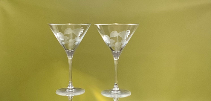 Retro Martini Glass Monstera Etched Glassware Gift Set Mid Century Cocktail Glassware Tropical Etched Martini Barware Martini Lover Gift