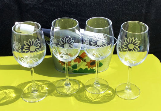 Sunflower Wine Glasses Happy Etched Stem Wine Glasses Gift Sixties Lover Martini Gift Sunflower Barware Glasses Flower Power Gift Set of 4