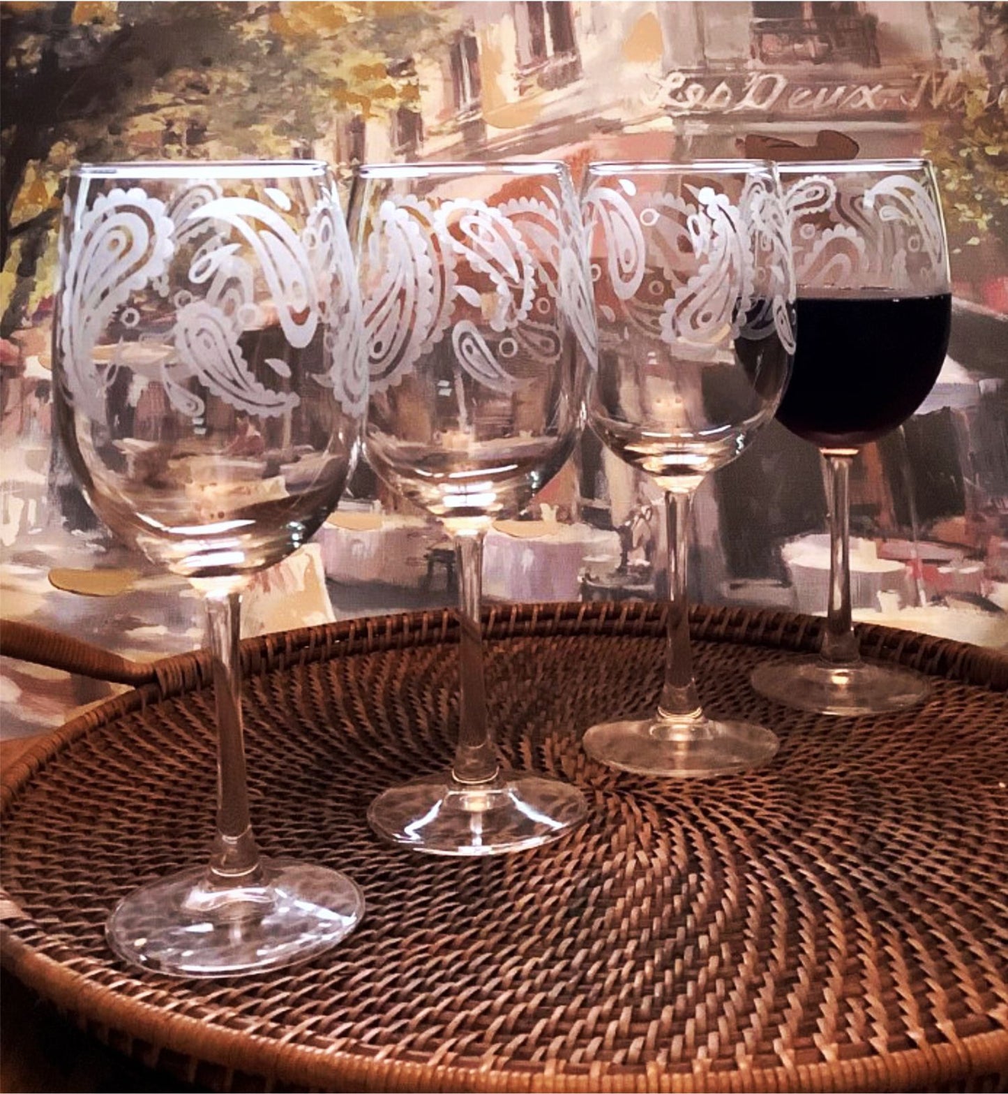 Paisley Design Sixties Etched Wine Glass Set – 4 Boho styled 16 ounce Glasses | Retro Chic Barware